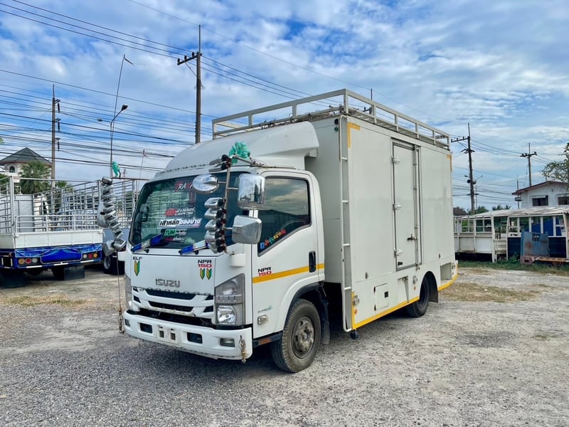 ISUZU NPR 150แรง รถ6ล้อ ตู้แห้ง 3บาน ปี62