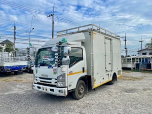 ISUZU NPR 150แรง รถ6ล้อ ตู้แห้ง 3บาน ปี62