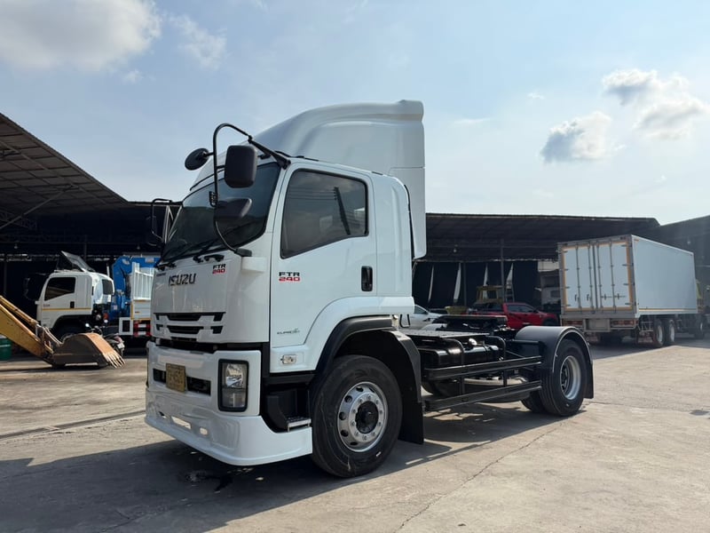 ISUZU FTR240 หัวลาก 6ล้อ ปี64 เก็บงาน ยางใหม่ ISUZU FTR240 หัวลาก 6ล้อ ปี64 เก็บงาน ยางใหม่