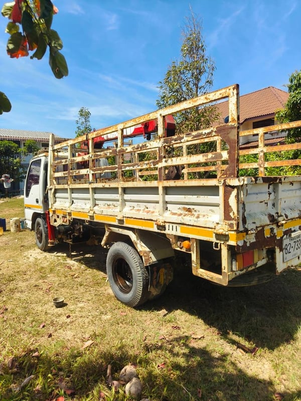ISUZU NKR130 ปี50 6ล้อ ติดเครน2.2ตัน พร้อมใช้งาน