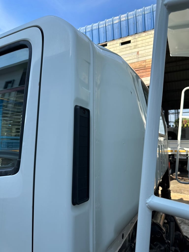 ISUZU NPR150แรง รถบรรทุก 6ล้อ ดั้มพ์5คิว  ปี2022