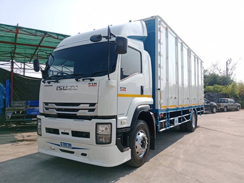 ISUZU FTR240 ปี65 รถบรรทุก 6ล้อ ตู้แห้ง 10บาน ยาว7.6เมตร สวย พร้อมใช้