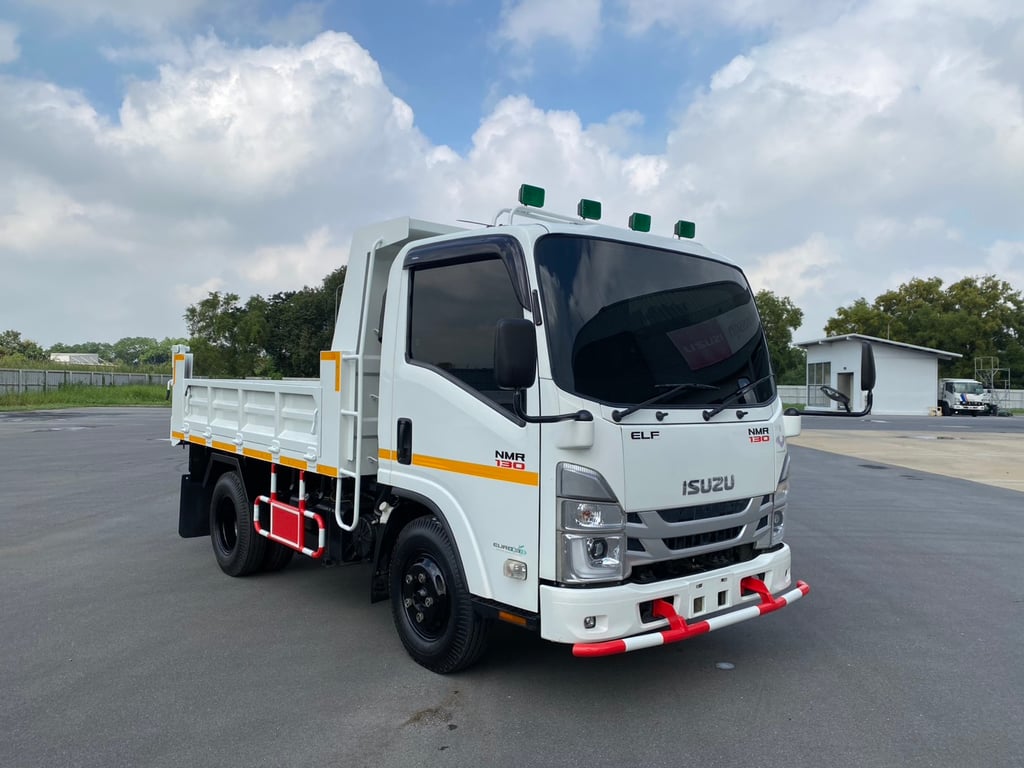 ISUZU NMR130 รถบรรทุก 6ล้อ ดั้มพ์ ปี66 รถสวย ไมล์น้อย ยางใหม่6เส้น