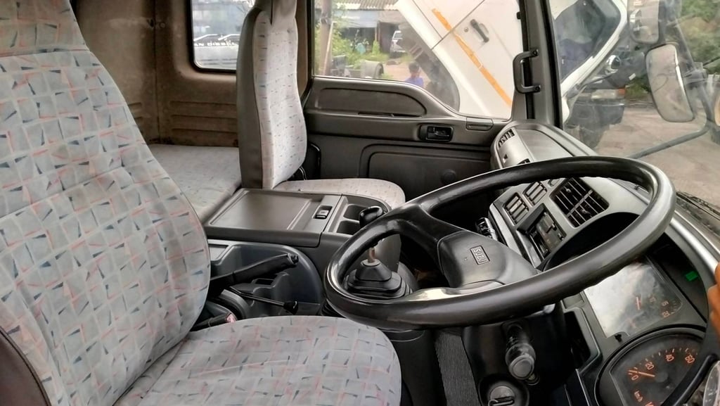 ISUZU GXZ320 เกียร์ZF Maxload ปี49