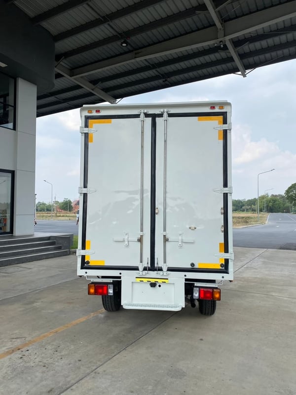 ISUZU NLR130 ปี58 ตู้แห้ง ยาว3เมตร ราคารวมVat ฟรีโอน