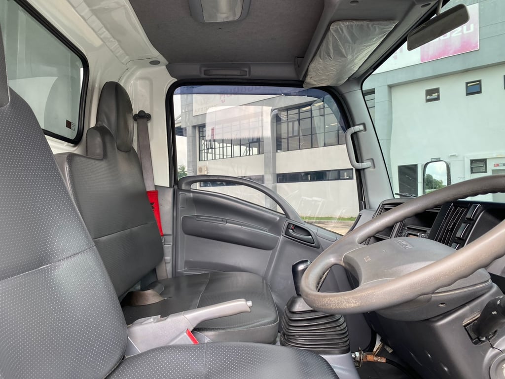 ISUZU NMR130 รถบรรทุก 6ล้อ ดั้มพ์ ปี66 รถสวย ไมล์น้อย ยางใหม่6เส้น