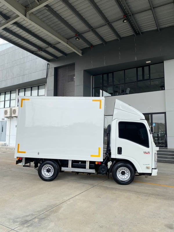 ISUZU NLR130 ปี58 ตู้แห้ง ยาว3เมตร ราคารวมVat ฟรีโอน