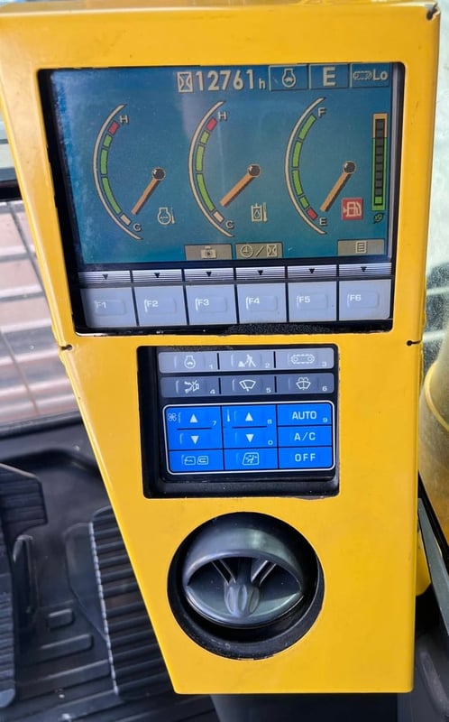 KOMATSU PC130-8 mo จอเหลือง กล้องหลัง ลายแย้กคู่ระบบ two wayจากโรงงาน KOMATSU PC130-8 mo จอเหลือง กล้องหลัง ลายแย้กคู่ระบบ two wayจากโรงงาน