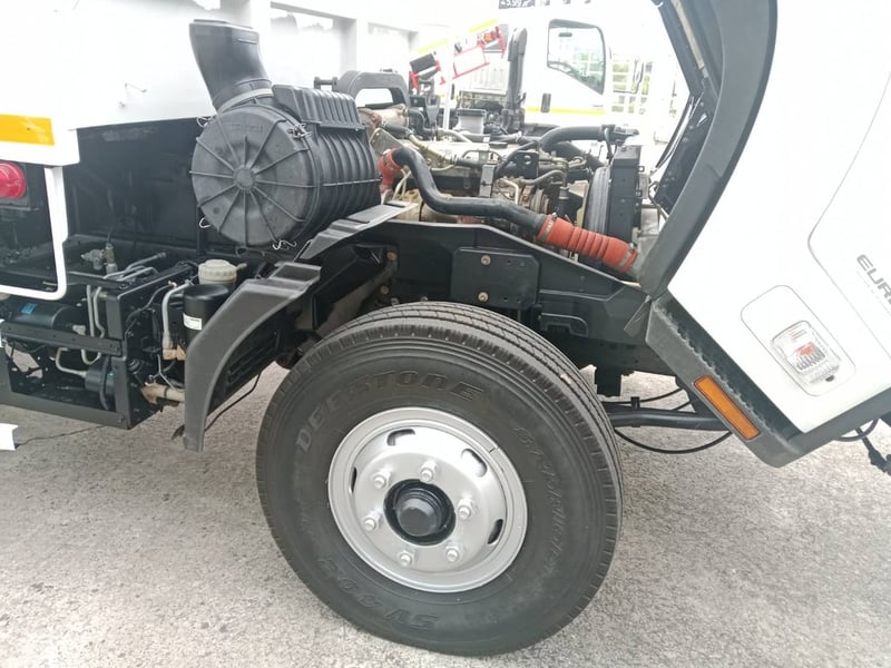 ISUZU FRR 210แรงม้า รถบรรทุก 6ล้อ ดั้มพ์5คิว  ปี65