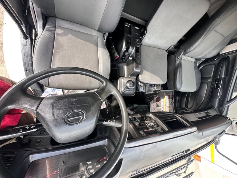 10ล้อ HINO VICTOR 344แรงม้า ปี2559 2 เพลา พื้นเรียบยาว6.4เมตร มีระบบลากพ่วง 10ล้อ HINO VICTOR 344แรงม้า ปี2559 2 เพลา พื้นเรียบยาว6.4เมตร มีระบบลากพ่วง