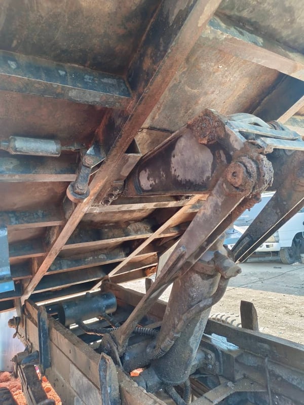 ISUZU NPR115 ดั้มพ์ แอร์ฉ่ำ พวงมาลัยพาวเวอร์ มีสโลว์กลาง