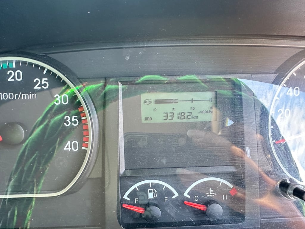 ISUZU FRR210 ปี64 ยาว5.6เมตร ไมล์ 33,xxx