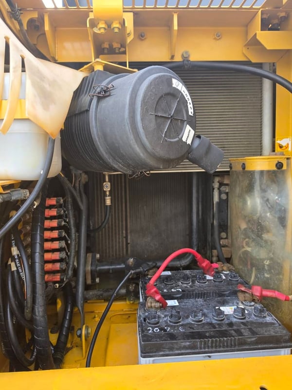 KOMATSU PC130-8 mo จอเหลือง กล้องหลัง ลายแย้กคู่ระบบ two wayจากโรงงาน KOMATSU PC130-8 mo จอเหลือง กล้องหลัง ลายแย้กคู่ระบบ two wayจากโรงงาน