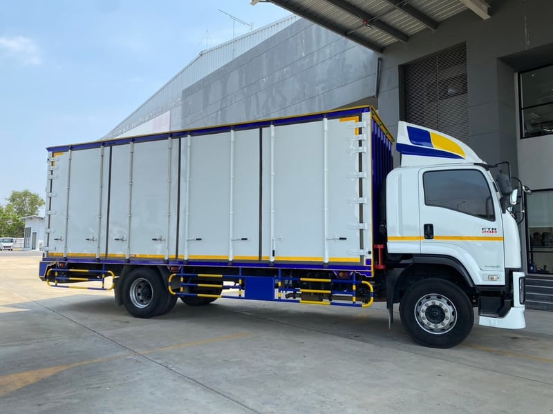 ISUZU FTR240 ปี65 ตู้แห้ง 10บาน ยาว7.6เมตร ราคารวมvat ฟรีโอน ฟรีประกัน