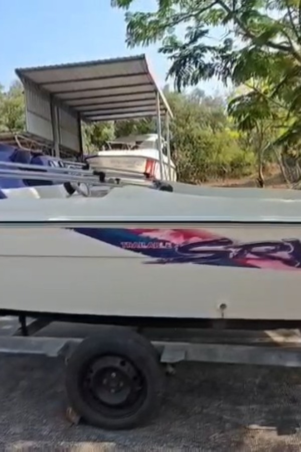 YAMAHA 50 เครื่องใหม่ เครื่องยนต์ 2 จังหวะ เรือ17ฟุต YAMAHA 50 เครื่องใหม่ เครื่องยนต์ 2 จังหวะ เรือ17ฟุต