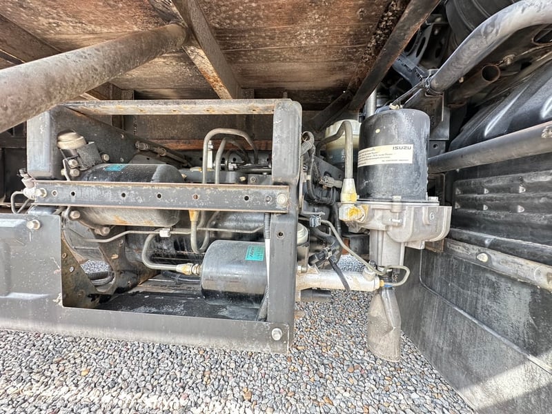 ISUZU FRR190 ปี58 ยาว6.6เมตร สวย พร้อมใช้ ISUZU FRR190 ปี58 ยาว6.6เมตร สวย พร้อมใช้