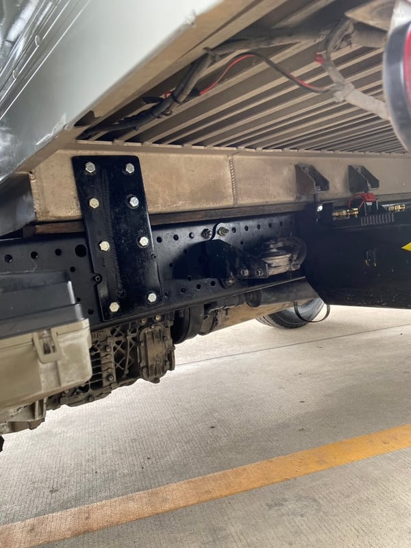 ISUZU NLR130 ปี58 ตู้แห้ง ยาว3เมตร ราคารวมVat ฟรีโอน