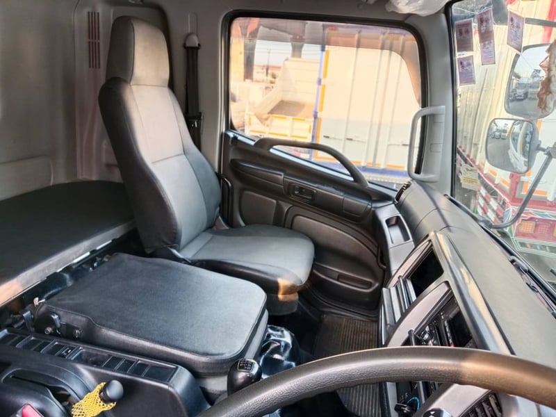 Hino Victor 240 ปี60 กระบะดั้มพ์  ยาว6.5เมตร