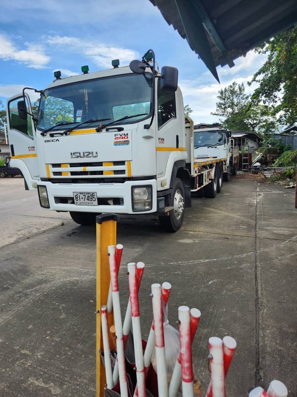 ISUZU FVM 240แรงม้า รถบรรทุก 10ล้อ พื้นเรียบ ปี2010