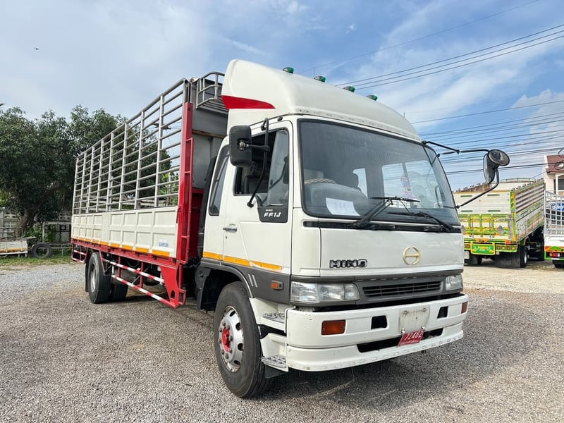 HINO FF 212แรงม้า รถบรรทุก 6ล้อ กระบะคอกสูงยาว7.2เมตร ปี43