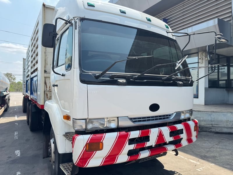 NISSAN UD CWM 320แรงม้า รถบรรทุก 10ล้อ พ่วงแม่ลูก ปี2003