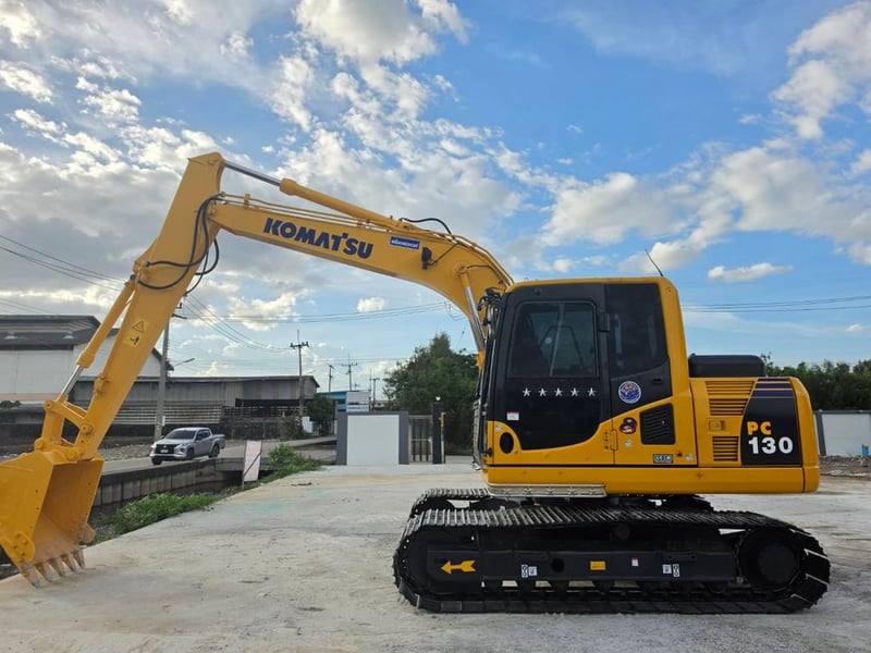 KOMATSU PC130-8 mo จอเหลือง กล้องหลัง ลายแย้กคู่ระบบ two wayจากโรงงาน