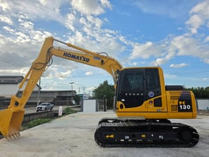 KOMATSU PC130-8 mo จอเหลือง กล้องหลัง ลายแย้กคู่ระบบ two wayจากโรงงาน KOMATSU PC130-8 mo จอเหลือง กล้องหลัง ลายแย้กคู่ระบบ two wayจากโรงงาน