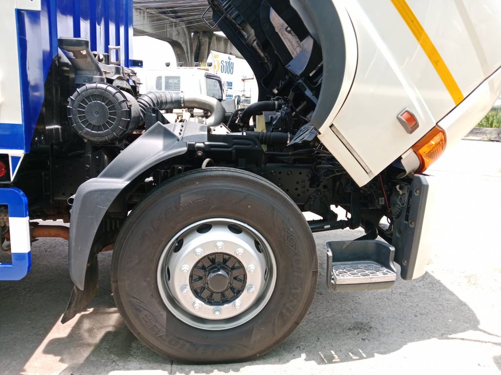 HINO VICTOR 240 แรง ปี2562 สภาพสวย เก็บสีตู้ให้ในสภาพพร้อมใช้