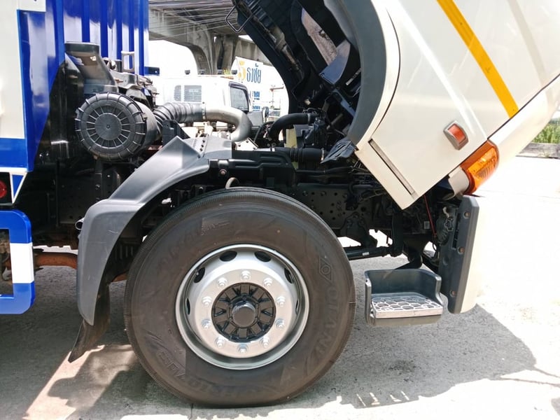 HINO VICTOR 240 แรง ปี2562 สภาพสวย เก็บสีตู้ให้ในสภาพพร้อมใช้ HINO VICTOR 240 แรง ปี2562 สภาพสวย เก็บสีตู้ให้ในสภาพพร้อมใช้