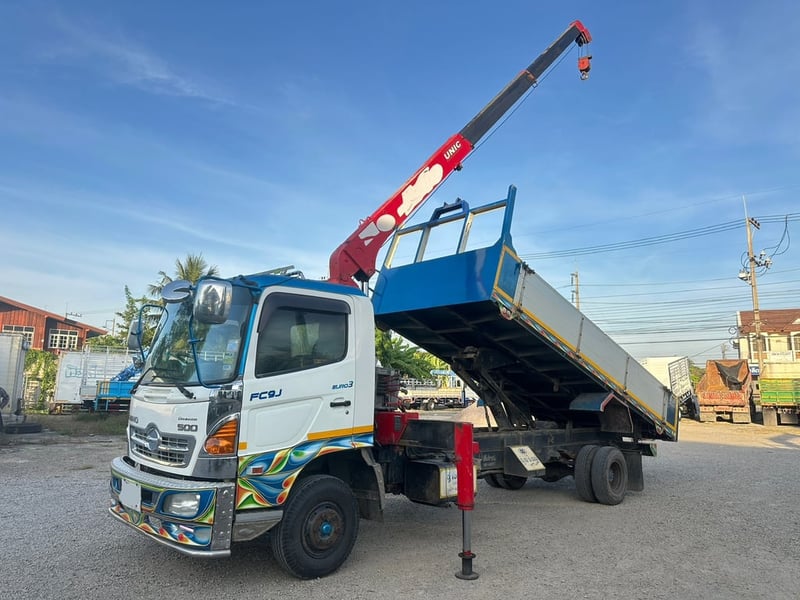 HINO MEGA 175แรงม้า รถบรรทุก 6ล้อ กระบะดั้มพ์ ติดเครน ปี60