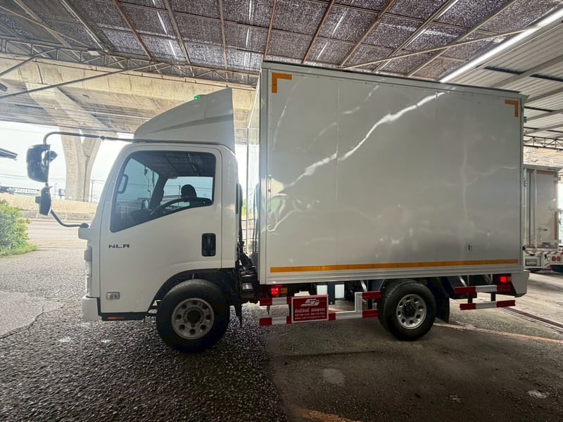 ISUZU NLR130 ปี68 ยูโร5 เกียร์ออโต้ ตู้ยาว3.2เมตร รถสวย พร้อมใช้ ISUZU NLR130 ปี68 ยูโร5 เกียร์ออโต้ ตู้ยาว3.2เมตร รถสวย พร้อมใช้