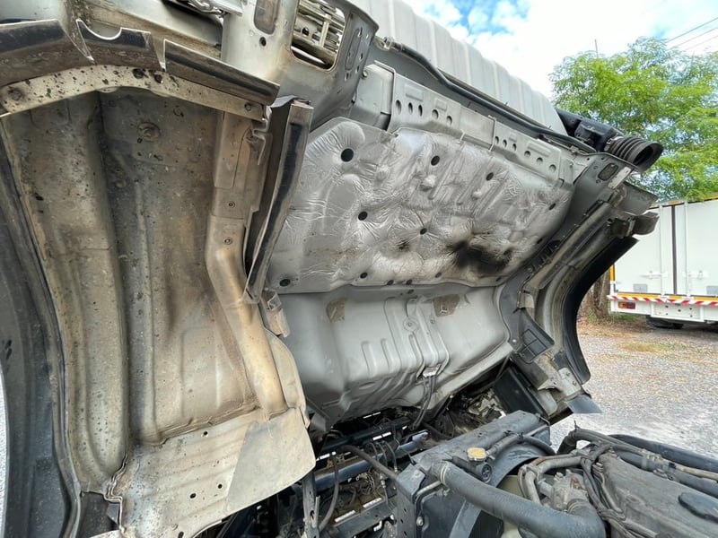 ISUZU NPR 150แรง รถ6ล้อ ตู้แห้ง 3บาน ปี62