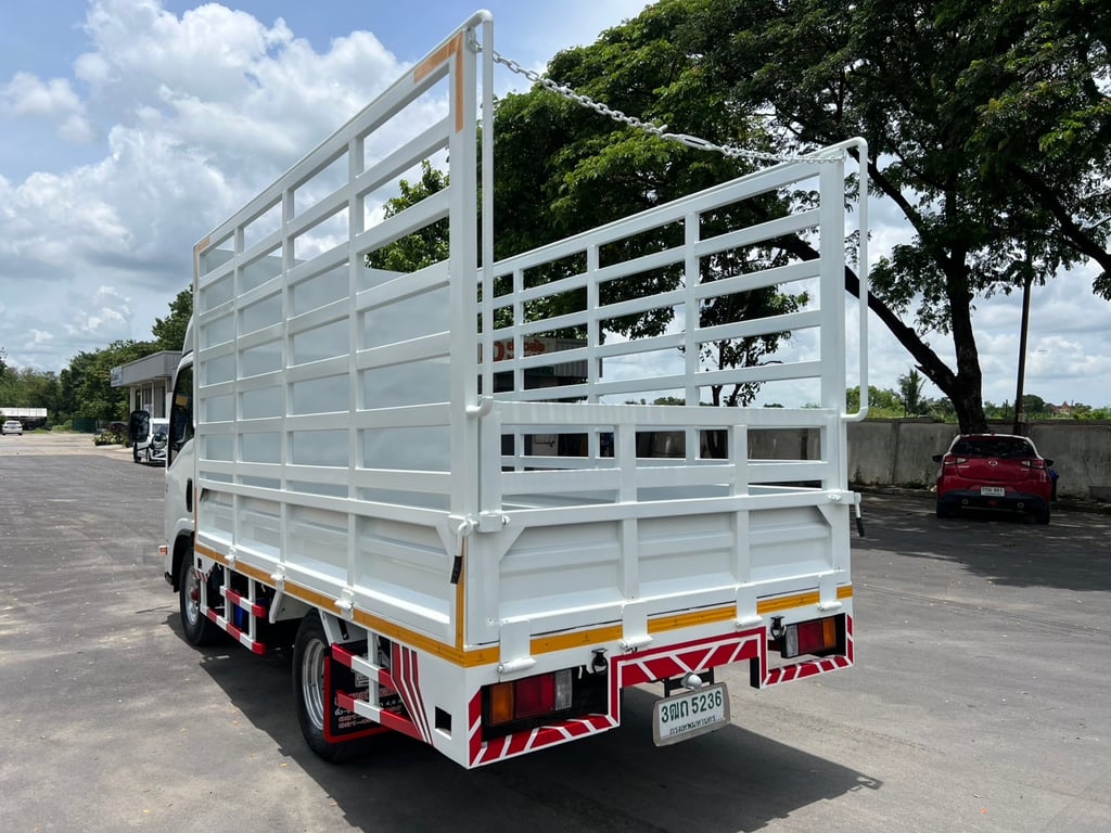 ISUZU NLR 130แรง 4ล้อ กระบะคอกสูง ปี65