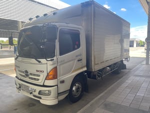 HINO FC 145แรงม้า รถบรรทุก 6ล้อ ตู้เย็น ปี2014 เลขไมล์ 555,302 กม. HINO FC 145แรงม้า รถบรรทุก 6ล้อ ตู้เย็น ปี2014 เลขไมล์ 555,302 กม.