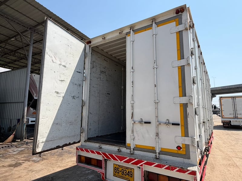 ISUZU FRR210 ปี63 ตู้10บาน พร้อมใช้งาน ISUZU FRR210 ปี63 ตู้10บาน พร้อมใช้งาน