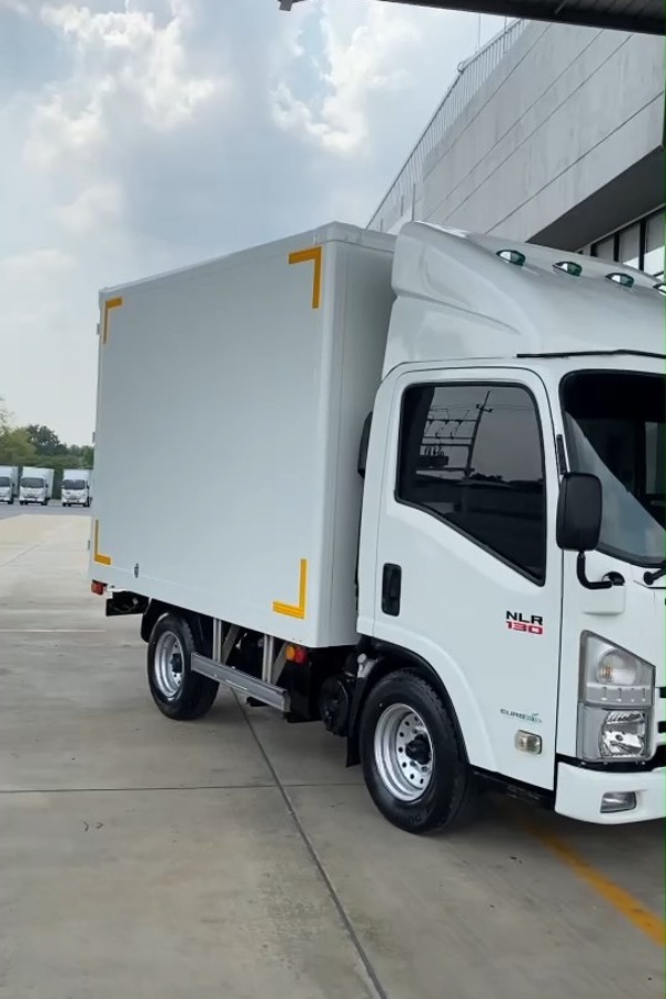 ISUZU NLR130 ปี58 ตู้แห้ง ยาว3เมตร ราคารวมVat ฟรีโอน