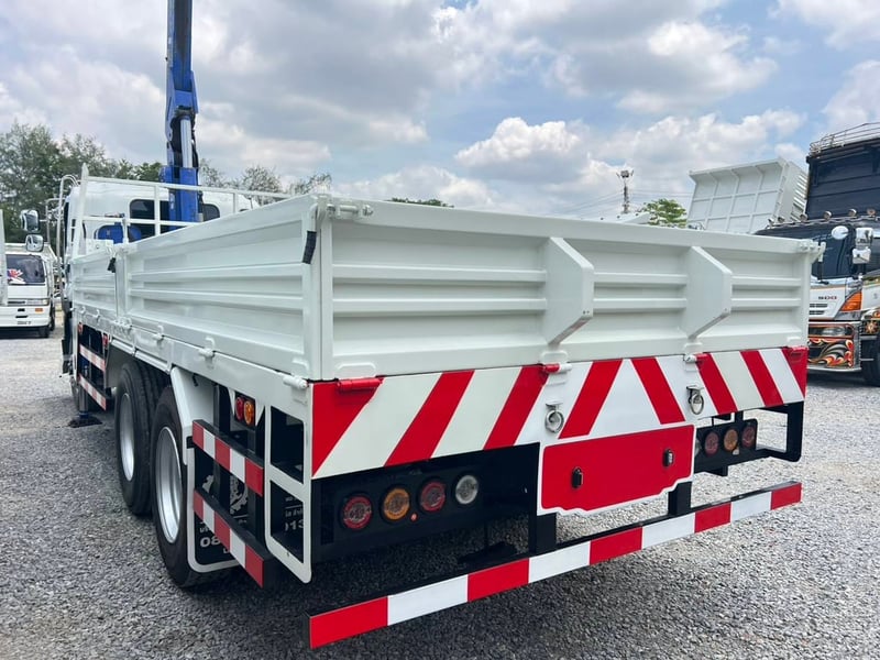 ISUZU FVM 240แรงม้า 10ล้อ เพลาเดียว กระบะเหล็กติดเครน ปี59 ISUZU FVM 240แรงม้า 10ล้อ เพลาเดียว กระบะเหล็กติดเครน ปี59