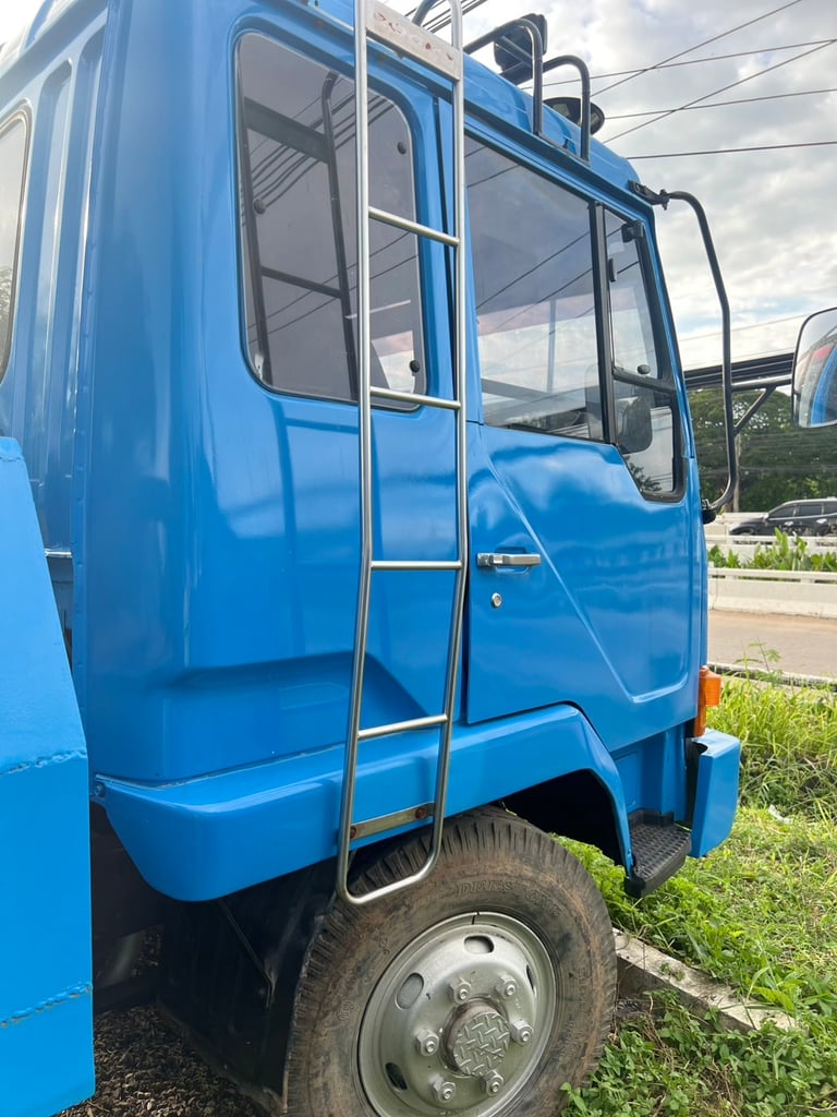 MITSUBISHI 10ล้อ เพลาเดียว 160แรงม้า เทลลเลอร์แท่นเตี้ย ปี2537