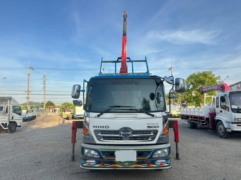 HINO MEGA 175แรงม้า รถบรรทุก 6ล้อ กระบะดั้มพ์ ติดเครน ปี60