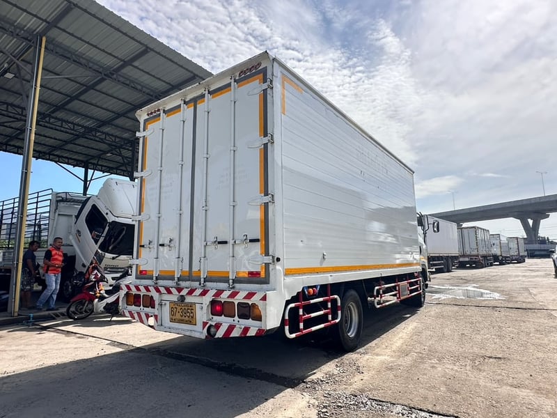 ISUZU FRR190 ปี63 ตู้แห้ง3บาน ขายตามสภาพ