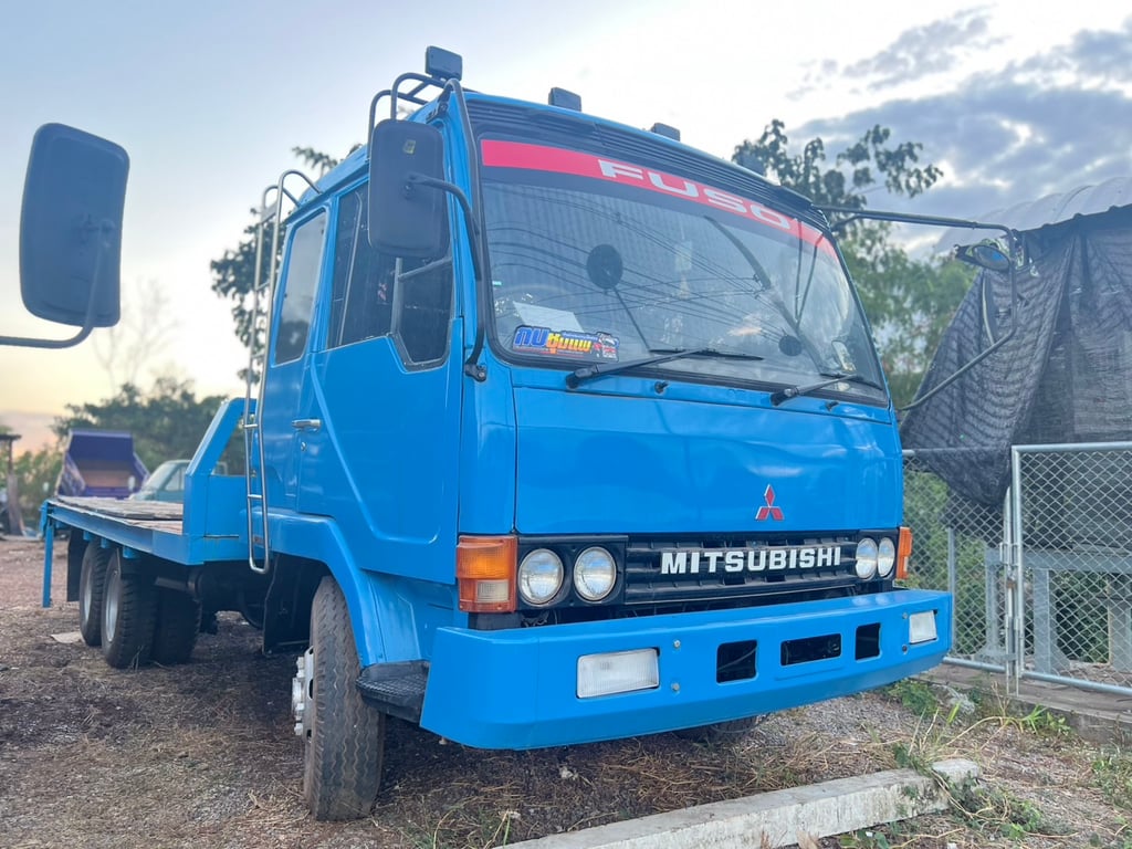 MITSUBISHI 10ล้อ เพลาเดียว 160แรงม้า เทลลเลอร์แท่นเตี้ย ปี2537