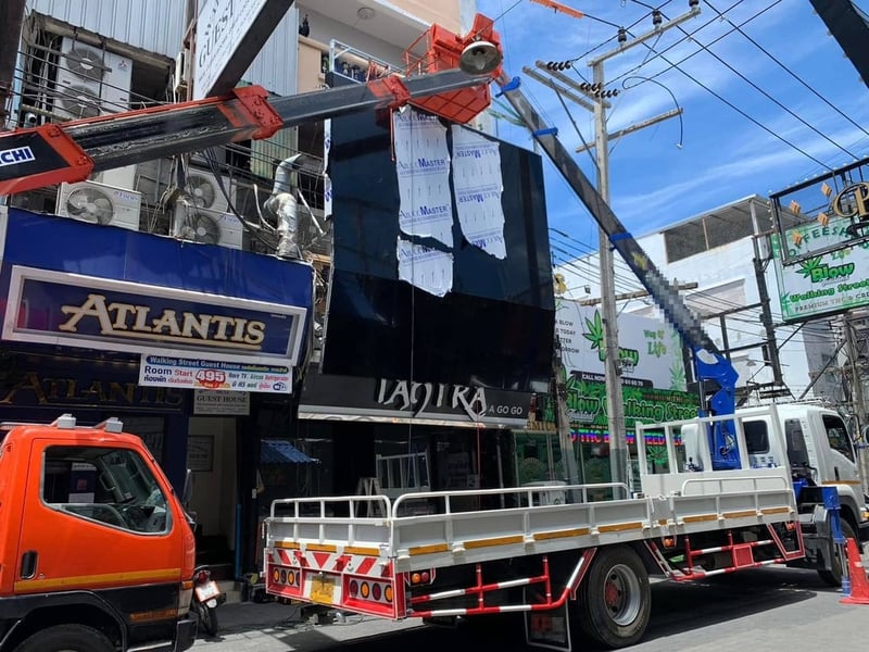 ISUZU FTR240 ปี54 เครน5ตัน กระบะยาว9เมตร