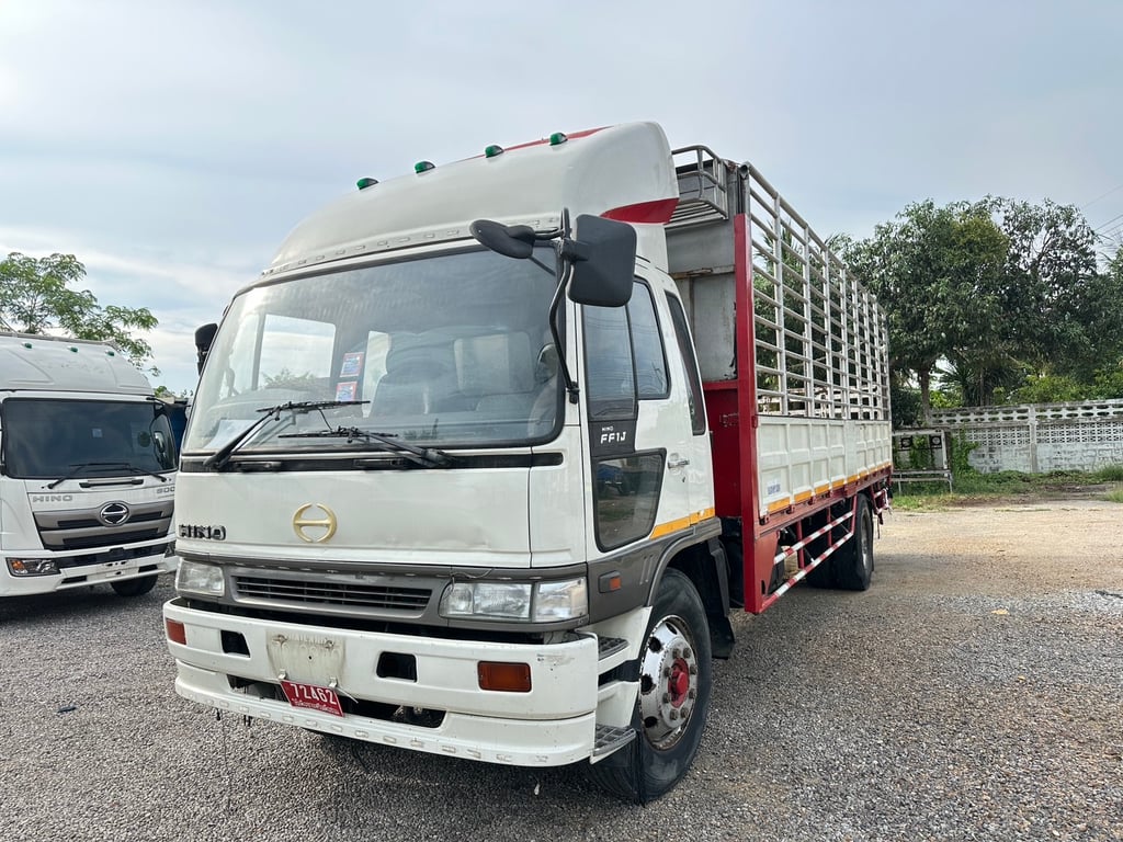 HINO FF 212แรงม้า รถบรรทุก 6ล้อ กระบะคอกสูงยาว7.2เมตร ปี43