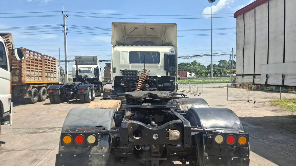 HINO FM 344แรงม้า รถบรรทุก 10ล้อ หัวลาก เฉพาะหัว ปี53 HINO FM 344แรงม้า รถบรรทุก 10ล้อ หัวลาก เฉพาะหัว ปี53