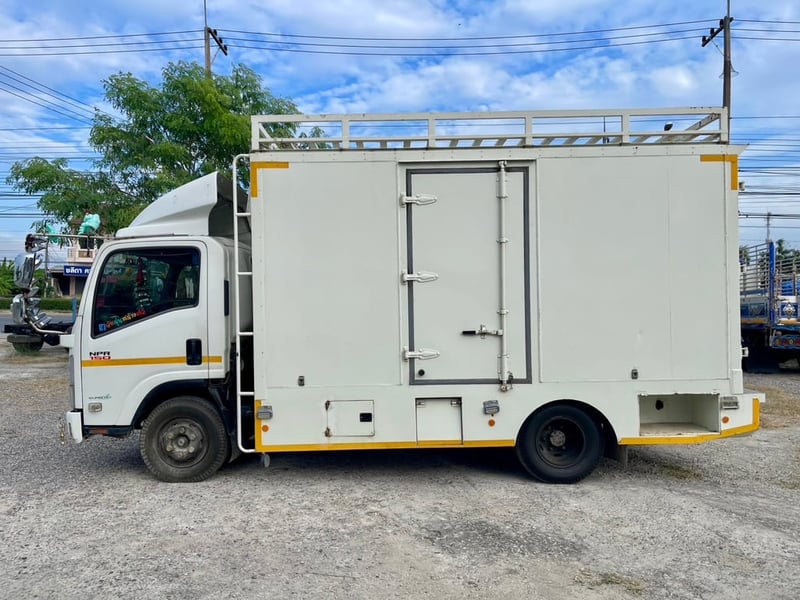 ISUZU NPR 150แรง รถ6ล้อ ตู้แห้ง 3บาน ปี62