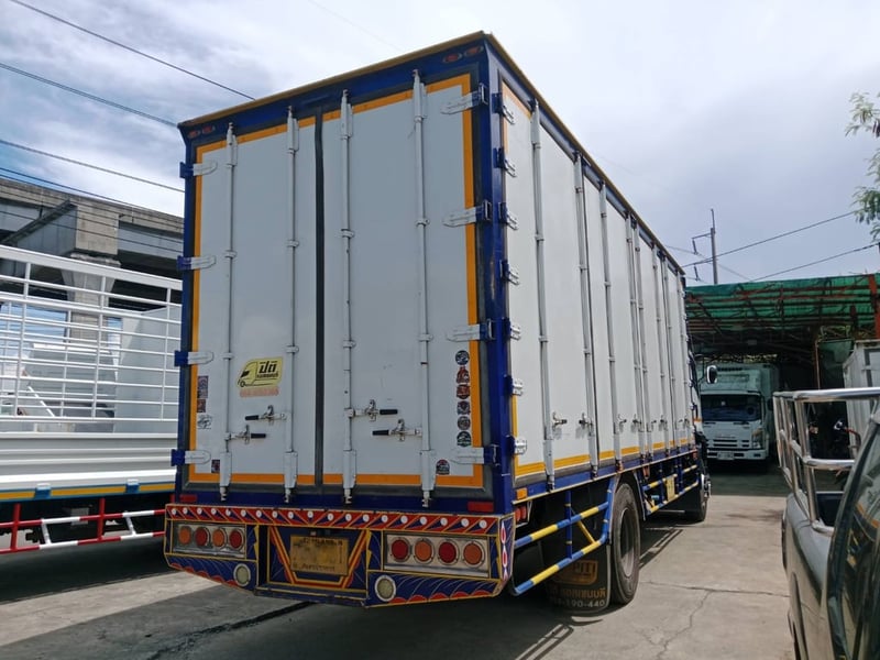 ISUZU FTR240 ปี65 รถบรรทุก 6ล้อ ตู้แห้ง 10บาน ยาว7.6เมตร 5 สวย พร้อมใช้ ISUZU FTR240 ปี65 รถบรรทุก 6ล้อ ตู้แห้ง 10บาน ยาว7.6เมตร 5 สวย พร้อมใช้