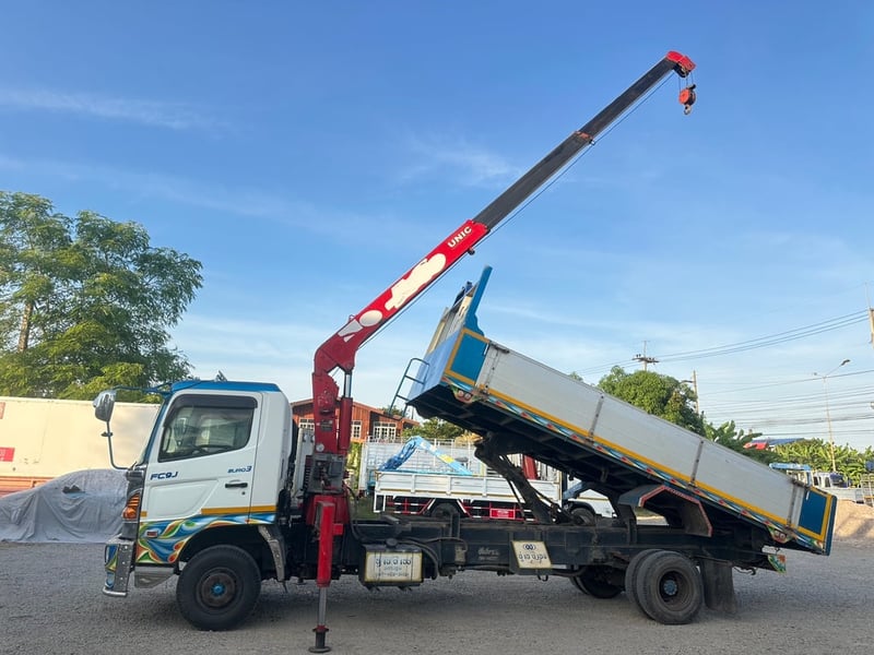 HINO MEGA 175แรงม้า รถบรรทุก 6ล้อ กระบะดั้มพ์ ติดเครน ปี60