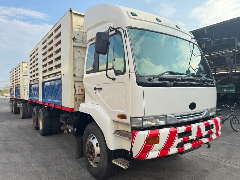NISSAN UD CWM 320แรงม้า รถบรรทุก 10ล้อ พ่วงแม่ลูก ปี2003 NISSAN UD CWM 320แรงม้า รถบรรทุก 10ล้อ พ่วงแม่ลูก ปี2003