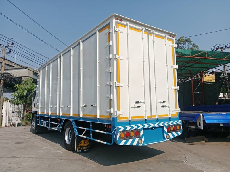 ISUZU FTR240 ปี65 รถบรรทุก 6ล้อ ตู้แห้ง 10บาน ยาว7.6เมตร สวย พร้อมใช้ ISUZU FTR240 ปี65 รถบรรทุก 6ล้อ ตู้แห้ง 10บาน ยาว7.6เมตร สวย พร้อมใช้