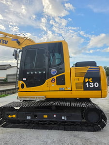 KOMATSU PC130-8 mo จอเหลือง กล้องหลัง ลายแย้กคู่ระบบ two wayจากโรงงาน KOMATSU PC130-8 mo จอเหลือง กล้องหลัง ลายแย้กคู่ระบบ two wayจากโรงงาน